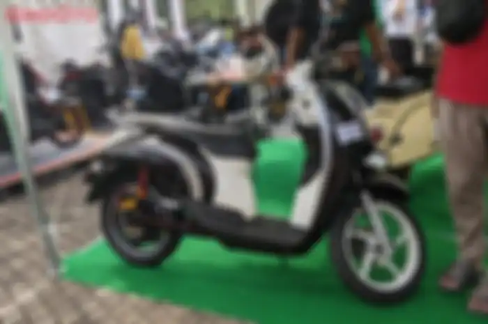 Honda Scoopy hasil konversi bengkel SR Electric di EV Fun Day 2022 di Plaza Timur Gelora Bung Karno