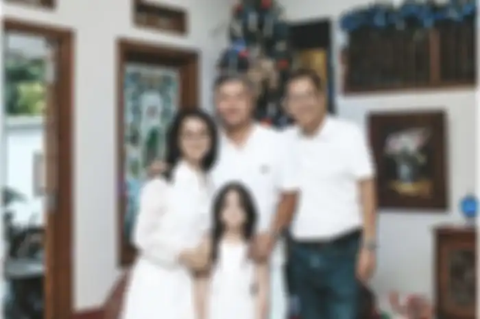 Foto Gading Marten merayakan Natal bareng Gempita Nora Marten diunggah. Gisella Anastasia ternyata lakukan ini.