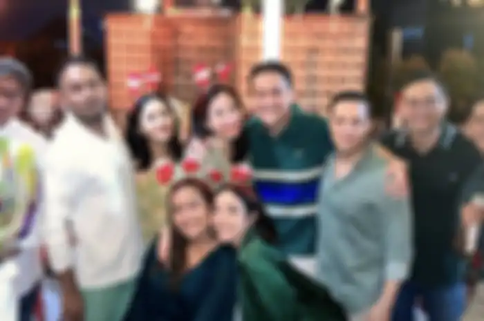 Foto Gisella Anastasia merayakan Natal tahun ini tampak berbeda. Gempi terlihat bahagia ada di keluarga Gading Marten.