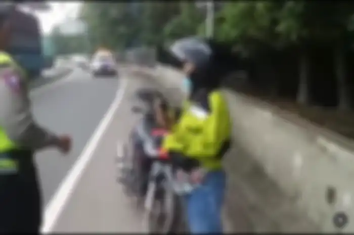 Dua pemotor masuk tol Cengkareng dan Kapuk dalam sehari karena Google Maps.