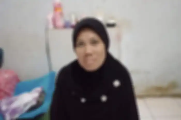 Foto tampang ibu Norma Risma jadi bulan-bulanan netizen usai kepergok berkali-kali zina dengan menantu. Ketagihan diservis begini.