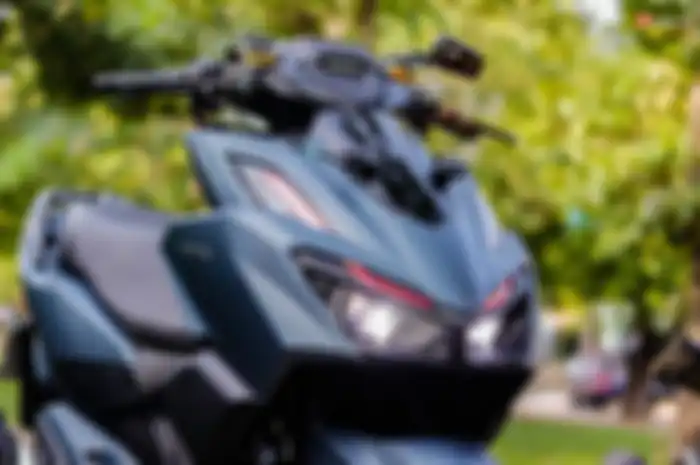 Bisa dicontek nih, motor modifikasi Honda Vario 160. Lampu depan proyektor, pengereman mumpuni!