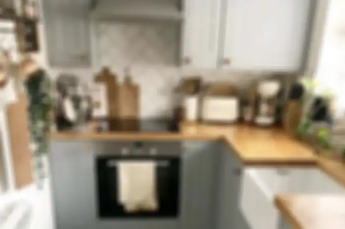 Pemilik rumah minimalis terkejut. Rupanya foto interior desain dapur sempit tampak lebih rapi gara-gara trik ini. 