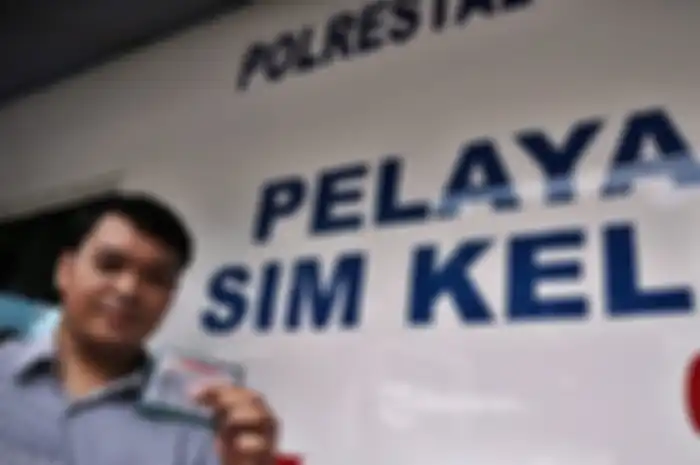 Ilustrasi pelayanan SIM. Perpanjang SIM atau bikin SIM baru tutup pada 1 Januari 2023.