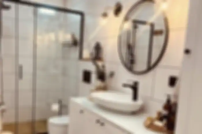 Enggak ada kata menyerah buat pemilik rumah minimalis. Kamar mandi elegan bisa terwujud berkat trik murah. Foto interiornya ditiru.