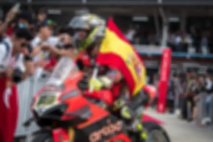 Alvaro Bautista dipastikan masih mempertahankan nomor 19. Tidak menggunakan nomor 1 seperti juara dunia sebelumnya. 