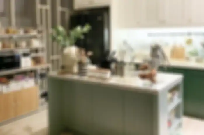 Inilah jadinya jika pemilik rumah minimalis membuat kabinet dapur dengan memakai 4 material tak biasa. Foto hasilnya bikin mata terpana.