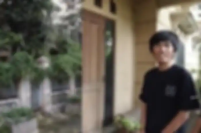 Tiko yang biasanya menerima bantuan uang dan sembako dapat pekerjaan dari sosok ini. Foto interior rumah mewah Ibu Eny beredar.