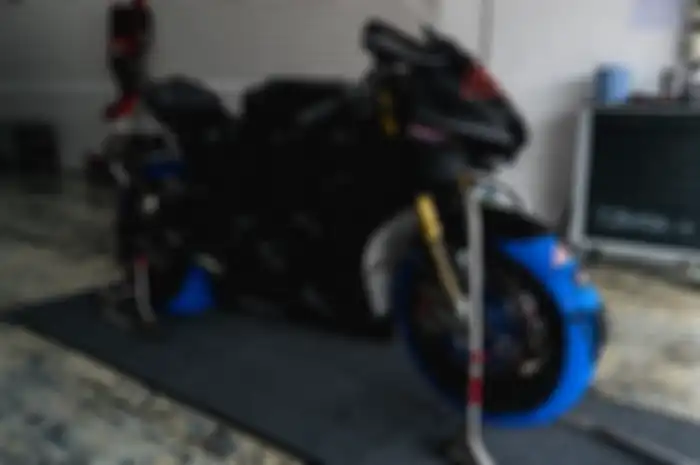 Pembalap MotoGP 2023 Alex Rins kenalkan 'pacar' baru motor latihan Honda CBR1000RR-R dengan panggilan Ramhonda