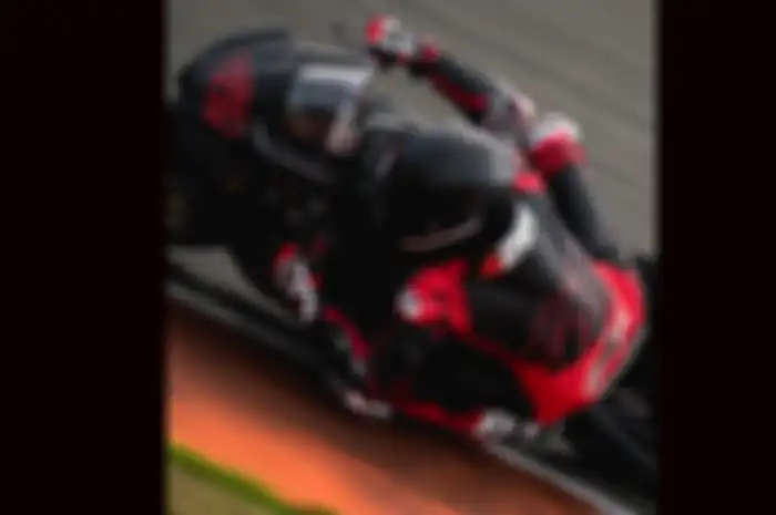 Pembalap MotoGP 2023 Alex Rins latihan keras di atas motor 1.000 cc salah satu cara demi beradaptasi dengan motor MotoGP Honda RC213V