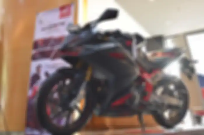 Untuik pembelian Honda CBR150R dan CB150R konsumen akan mendapatkan diskon Rp.1.110.000,-.
