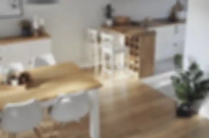 Dekorasi dapur mungil bisa dibuat enggak boros dengan pilihan desain terbaik. Potretnya pun menjadi tambah estetik.
