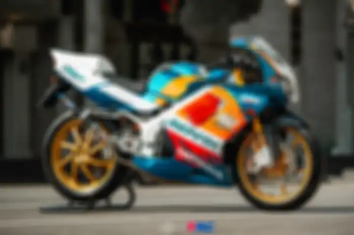 Kelas! Motor modifikasi Honda NSR150R SP menolak tua. Banyak aksesoris Ohlins plus kaki-kaki spek balap.