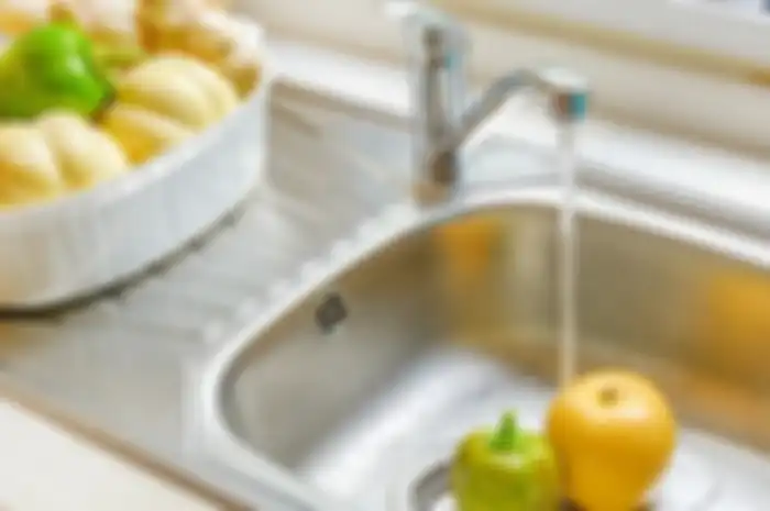Enggak Perlu Tenaga, Begini Cara Cegah Sink Kotor dan Berbau, Hanya Butuh 2 Bahan Ini!