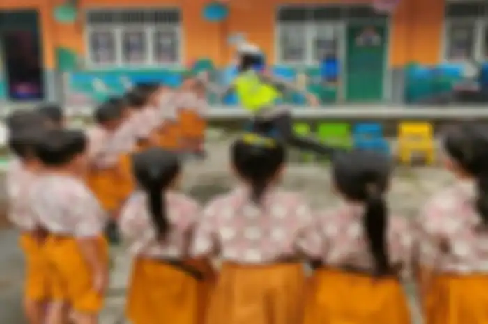 Satlantas Polres Muara Enim giat datangi SD edukasi soal pentingnya menaati aturan lalu lintas.