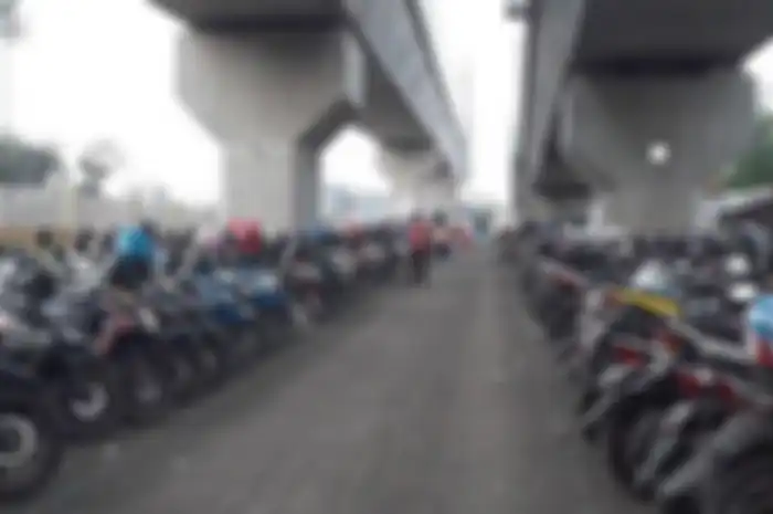 Ini 9 lokasi parkir motor di Jakarta buat bikers yang ingin menggunakan kendaraan umum