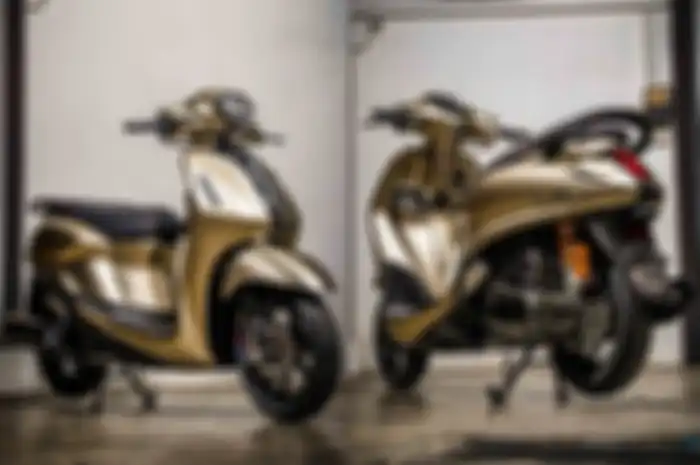 Wow, motor modifikasi Yamaha Grand Filano dari Thailand. Banyak part carbon dan aksesoris berkelas!