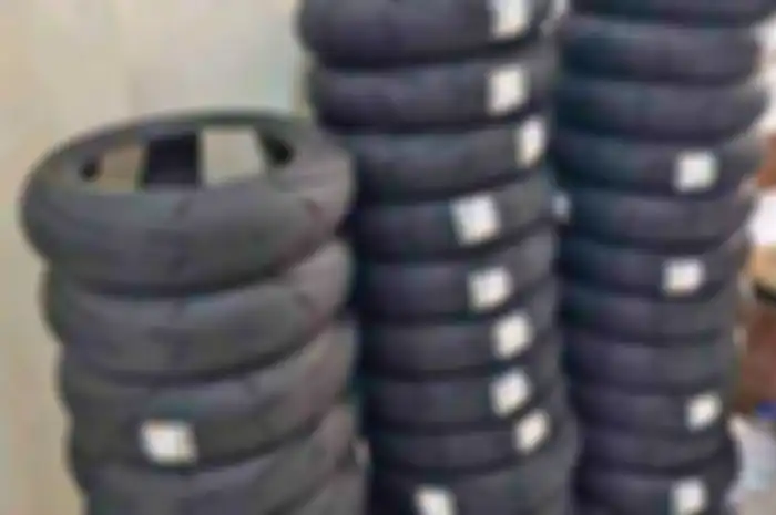 Awas ada ban khusus depan atau ban khusus belakang saja