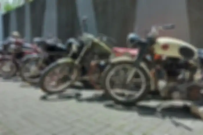 Deretan motor tua di event Anniversary BBMC Jakarta Chapter ke-12 di Idemitsu Moto Lounge, Cilandak, Jakarta Selatan, Minggu (22/1/2023).