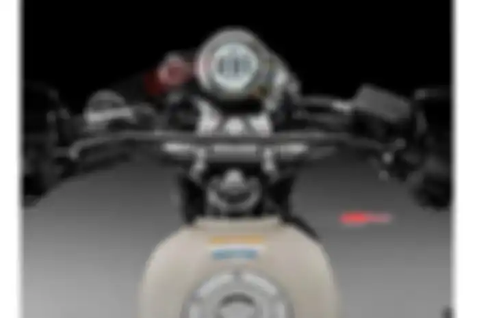 Setang lebar dan panel instrumen digital motor baru Yamaha GT150 Fazer