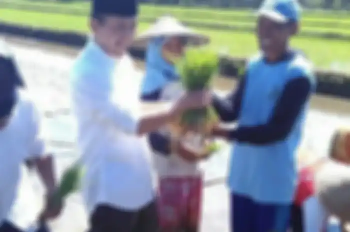 Rohadi Widodo Wakil Ketua DPRD Karanganyar meninggal dunia akibat sakit leukimia.