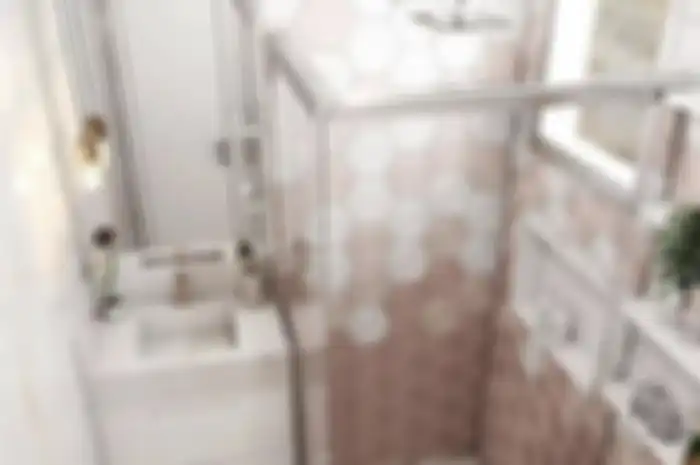 Potret keramik lantai kamar mandi yang anti kepleset atau tidak licin. Begini cara memilihnya.