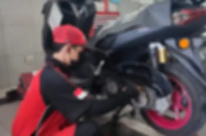 Yamaha NMAX baru sudah harus diservis pada 500 - 1000 km pertama. Pada setahun pertama, bisa servis sampai empat kali. 