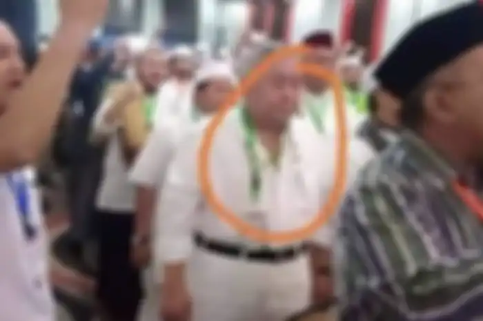 Foto Lieus Sungkharisma saat menghadiri Ijtimak Ulama III. Agama aktivis Tionghoa ini menjadi sorotan.
