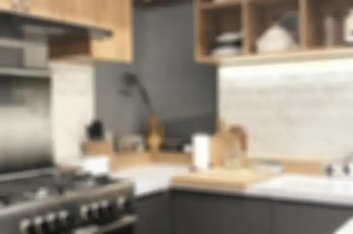 Ubah tampilan desain ruang memasak ukuran kecil dengan cara yang enggak nguras rekening.