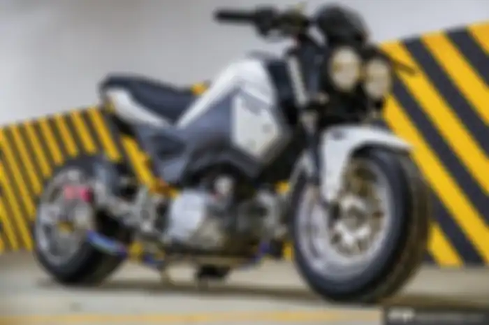 Modifikasi motor Honda Grom tampak ceper nan bantet berkonsep lowrider, punya kaki-kaki gambot!