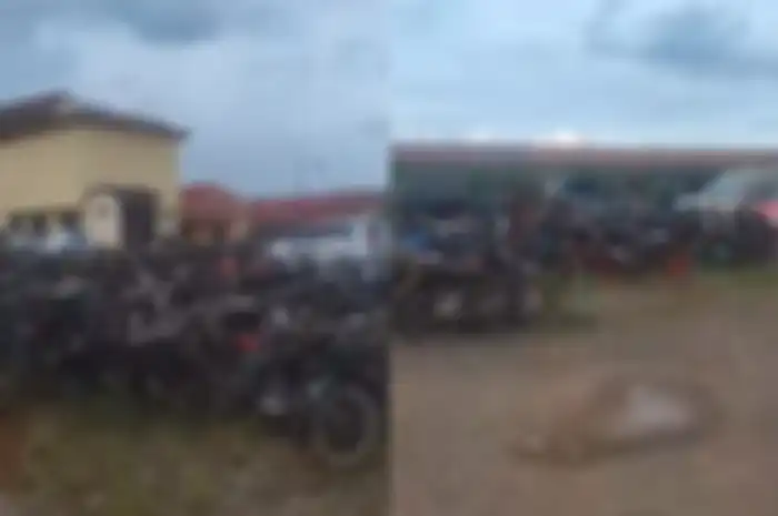 Ada ratusan motor bodong terbengkalai di halaman kantor Polres Lawang Empat.