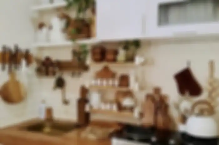 Rak dapur harus dijaga tampilannya. Segera buang bahan-bahan masak ini agar foto area memasak segar lagi.