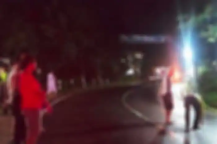 Lokasi TKP pemotor Honda Verza tewas kecelakaan yang diduga mengalami selip ban.