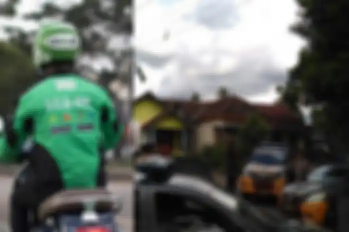 Tim Densus 88 menggerebek kediaman driver ojol yang diduga kuat ikut jaringan terorisme internasional.