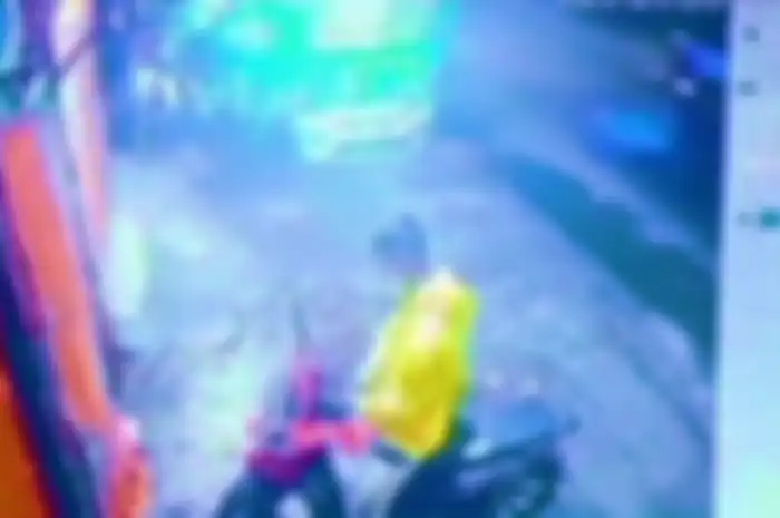 Terekam jelas dalam kamera cctv pelaku maling motor matic Honda BeAT di Medan.