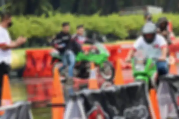Kapolda Metro Jaya dan PJ Gubernur DKI Jakarta cicipi trek Street Race Kemayoran.