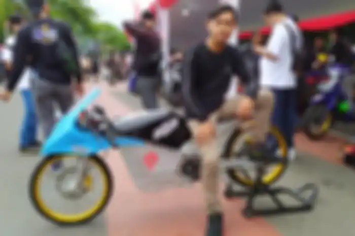 Dyvolt Petrikbike makin serius di kancah balap Drag Bike kelas FFA mengandalkan motor listrik. Amuy didaulat sebagai joki andalan. 
