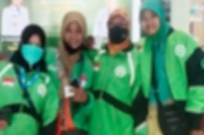 Maraknya ibu-ibu yang turut terlibat jadi driver ojol demi kebutuhan hidup.
