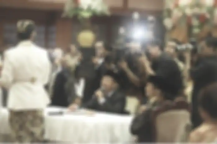 Foto wedding tak pernah ada habisnya. Inilah cara memilih lensa yang cocok buat kegiatan itu.
