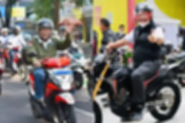 Ilustrasi Menteri ESDM naik motor listrik hasil konversi (kiri) dan Menkomarives Luhut Binsar Pandjaitan (kanan), keduanya bertemu untuk bahas subsidi motor listrik.
