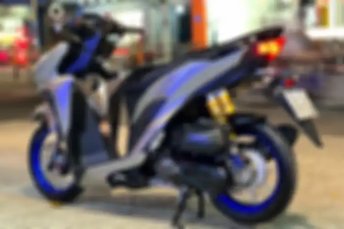 Modifikasi motor Honda Vario 150 berkaki pakai jari-jari. Lumayan jadi inspirasi nih!