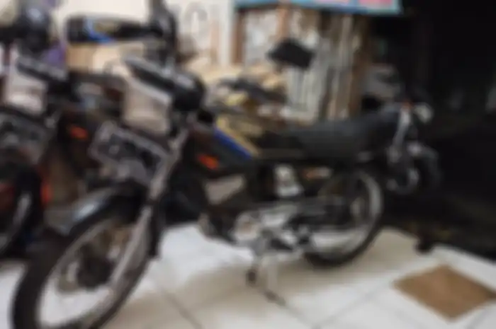 Anda bisa merakit Yamaha RX-King dari nol di toko ini sampai jadi
