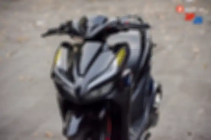 Modifikasi motor Honda Vario 150, panel saklar mirip Ducati, kaki-kaki super sekali.