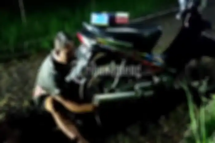 Paryanto, tukang tambal ban panggilan di Semarang yang siap 24 jam.