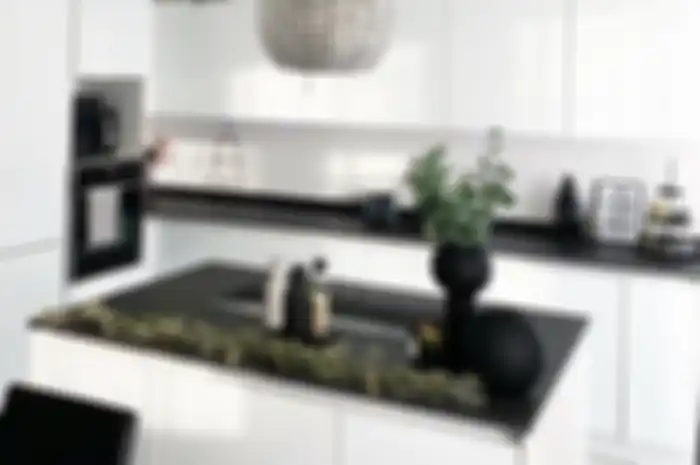Dengan memakai konsep zona kerja, desain dapur mungil jadi makin nyaman. Fotonya langsung beda.
