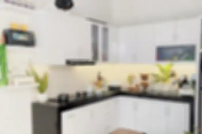 Foto lantai dapur yang kinclong berkat cairan pembersih alami. Mainkan alat ini.