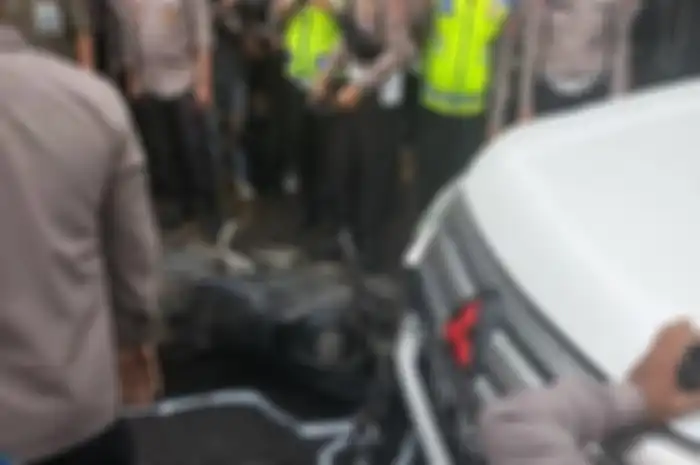 Motor milik mahasiswa UI yang tewas akibat kecelakaan dengan mobil Pajero pensiunan polisi, petugas ambulans dan driver ojol yang menjadi saksi bilang begini.
