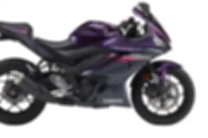 Yamaha R25 dengan warna ungu