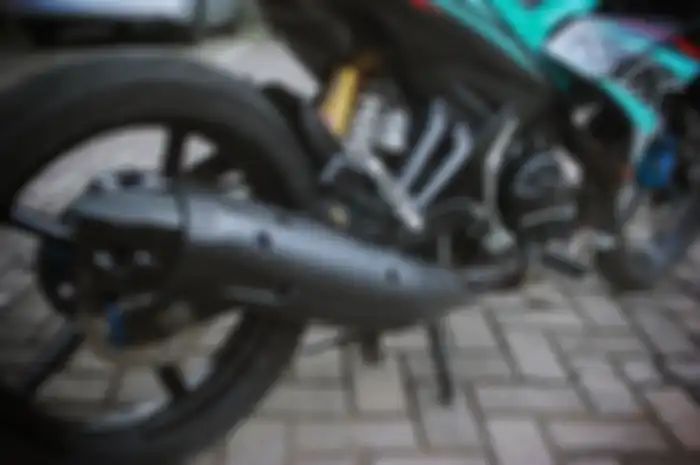 Knalpot Dynopro dan sokbreker KYB balap bikin MX King hedon