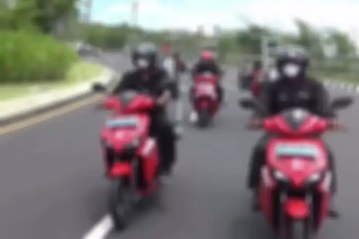 Gesits bersama Telkom Akses Bali menggelar test ride dan edukasi motor listrik